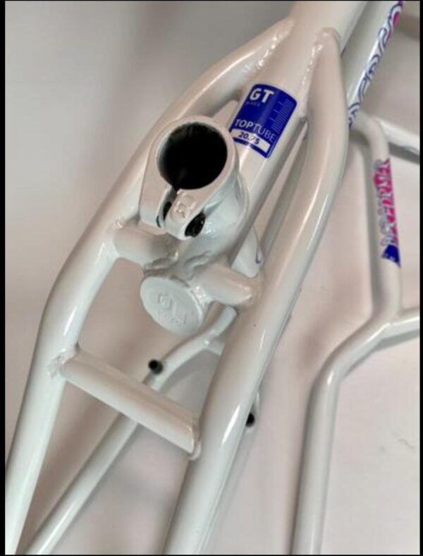 2021 gt pro performer 20" frameset – white